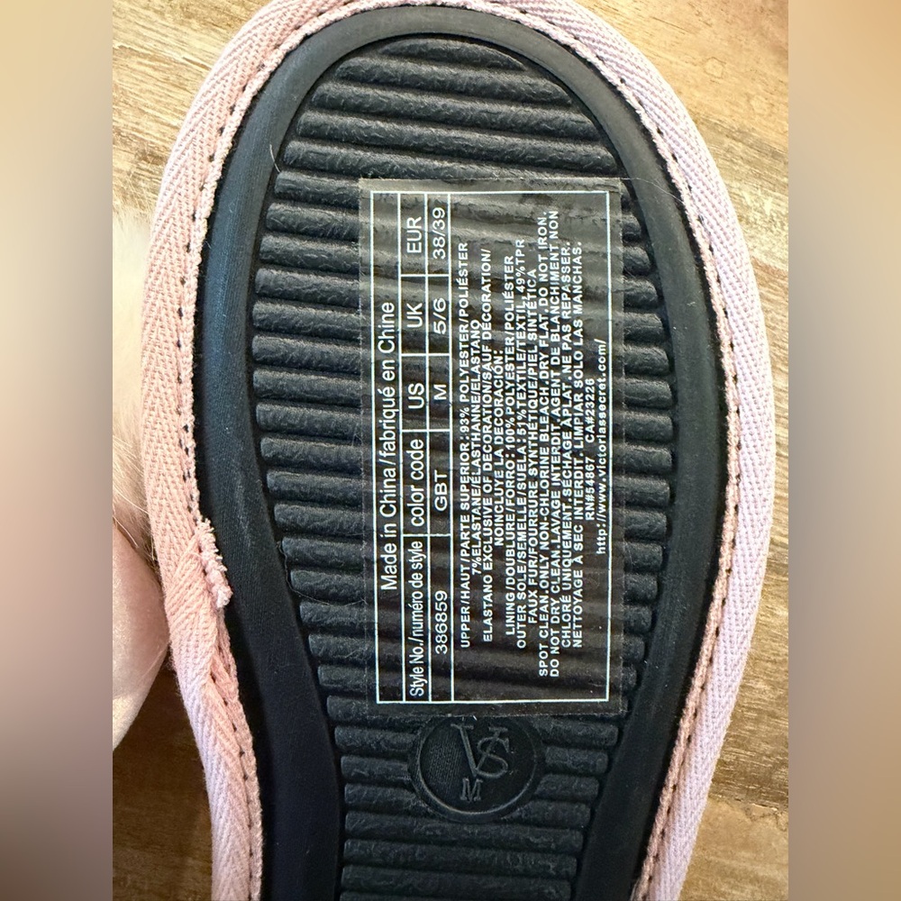 Victoria's Secret Women’s Pom Pom Slip On Slippers Pink White, Size Medium 7-8 - Picture 6 of 8